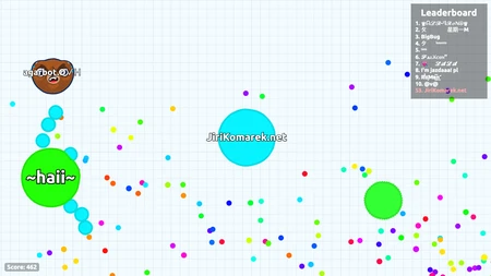 Feeding others with own mass using the W button in agar.io